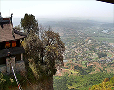 窦圌山开启 “云端飞渡”！4K 慢直播解锁高空奇景