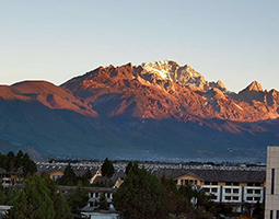 4K镜头下的雪山盛宴 丽江慢直播引百万网友“云追雪”